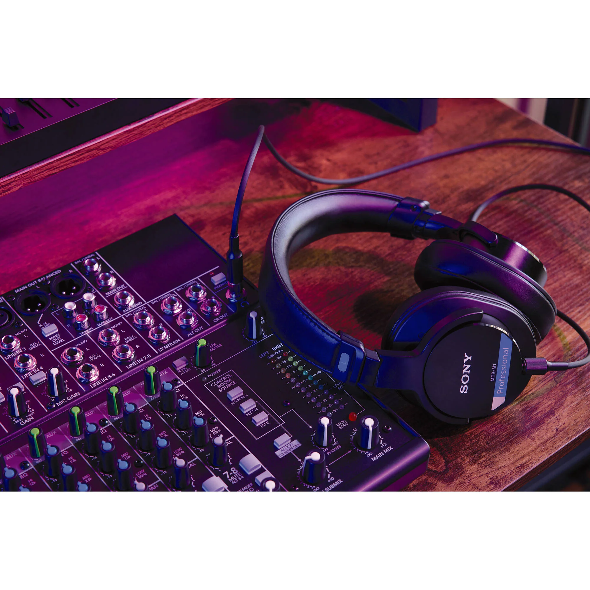 Sony MDR-M1 Closed Back Headphones - Image 16
